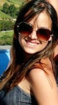 Quem sabe reconhecer um verdadeiro sorriso, sabe que nem todos os palhaços são felizes. :]