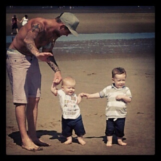 dani8m's profile picture. # PMA...mellow... ta2's...famelia...that's all I need !