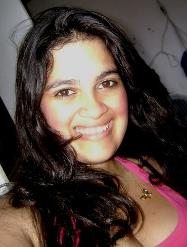 Feliz 15 anos, flamenguista,sou etrovertida, adoroooo fazer compras com minha mae...etc