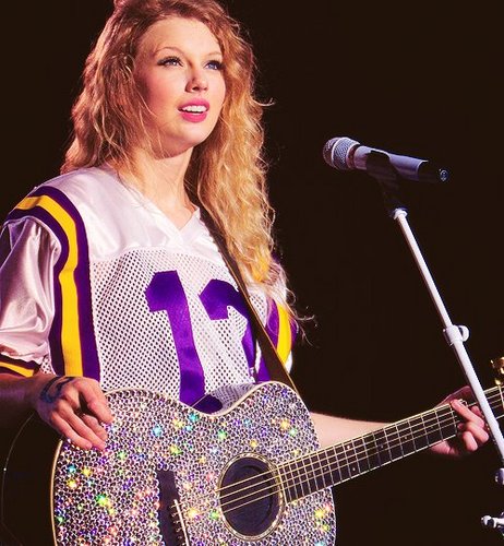 Swiftie Account of @sammyswxft