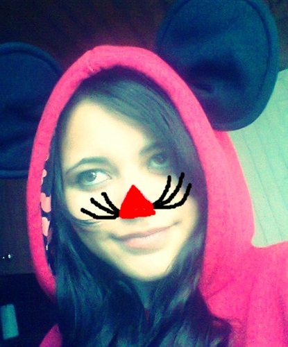 debi-mental, paranóica, desmiolada, problematica, depressiva, retardada,loka e afinal de tudo sempre FELIZ :)