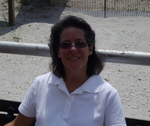 Internet Marketer, Educator & Programmer who Loves to Teach People How to Suceed in Business! Never Give Up - Motivating Others is my goal to help you succeed!