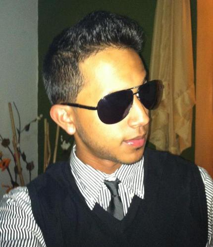 BBM :22d1746d                                                                                             facebook : chris chriss