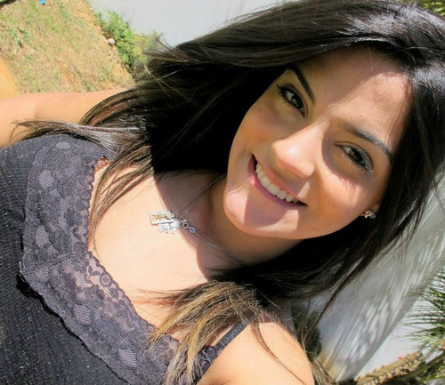 Sagitariana LINDA RICA E DIVA estudante de psicologia,adoro viajar conhecer novos lugares,festas praia nunca esquecendo do meu vicio que é o Whisky.