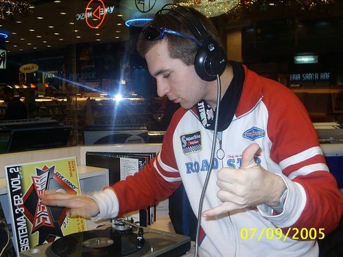 Runner,DJ, Aficionat al futbol, basket, fan dels esports, viatjar,música,fan del CE Sabadell 🧅💙🤍⚽️😎New York Giants-Mets-Rangers-Knicks, Celtics