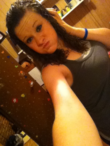 My name is Breanna. I am 16 years old. I live life to the fullest. I have a great family, and some of the best friends. Wanna know anything else, ask!