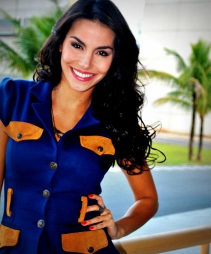 Donna do Fc : Leeh Tessaro   @lehtessaro
Criado:17/10/2011 Sigo e Indico @saicoisalenta Danielle S2