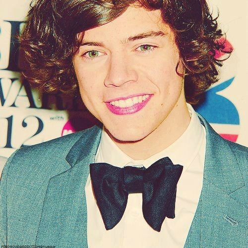 Hey, I'm a proud directioner, I will always love and support them. Loving Harry Styles , a dedicated fan, that is all ♥ STYPAYHORLIKSON ♥