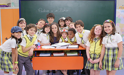 Adoro Rebelde,Carrossel,musica,dança,nadar,viajar etc!Segue que eu sigo de volta!!!!bjs