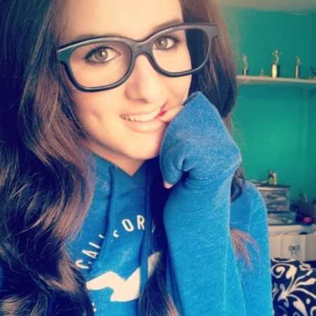 100% Greek., 17,loveing life, i love 1D .love Gomezz.. Follow me for Maximum fun bitches!!!!