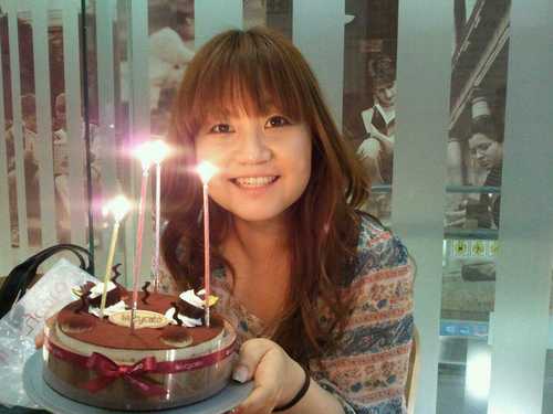 tsubumayo_410's profile picture. 一人で呟くのが大好きな女の子です。