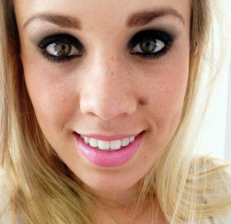 Meu Blog: http://t.co/Zd6dx2Em
Meu canal do Youtube: http://t.co/F2RjzHe2 :)