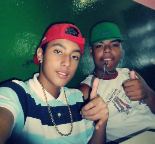 esse daki éo #segundo #twitter ,  #twitter oficial --------------------  @luuhzika_