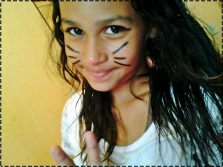 Aquela q tem os melhores amgs,13 anos,feia\:,chata.