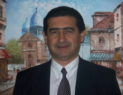Licenciado en Gere. y Adm. de Emp. , Masters en Diec.  Logís.y Mast. en Logís.Integral Postgrado en  Metodo. de la Inv., Posgrado en educacion Univesitaria