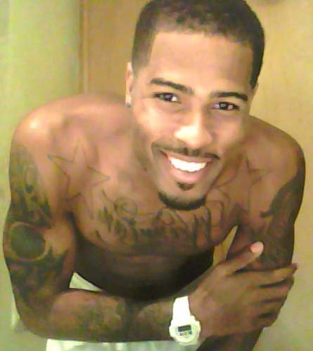 Professional Basketball player...n i like big butts..hahahahahaha...naaahhhh..im...im just serious :) .follow me in instagram @mitchellbahamas