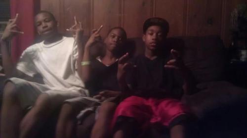 Hiss 8.13.12 Heaa BtWayy Follow Mee @_TaeeBadd , Ahaa Yeaa Wee Fukkin &'d Ghettin Money :)