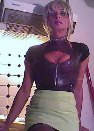 Professional Beautician-Masseuse / Erotic Model / Fetish Sex Doll
