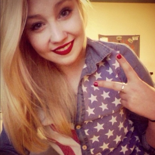 RaeLynnCW's profile picture. I'm hell on heels. | I enjoy cowboy boots, fluffy dresses and flowers in my hair. Oh, and singing! 18,TheVoice | #CW