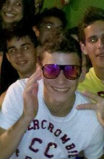 Eu so esse tal de Artur Fernandes que falam por ae ! *-* http://t.co/XUCDl3a4WU