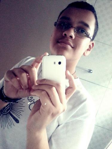 KaueSiqueira ; taurino ; palmeirense ; 14 anos ; amgs' familia&Deus  , musica ; teimoso ; ... etc
