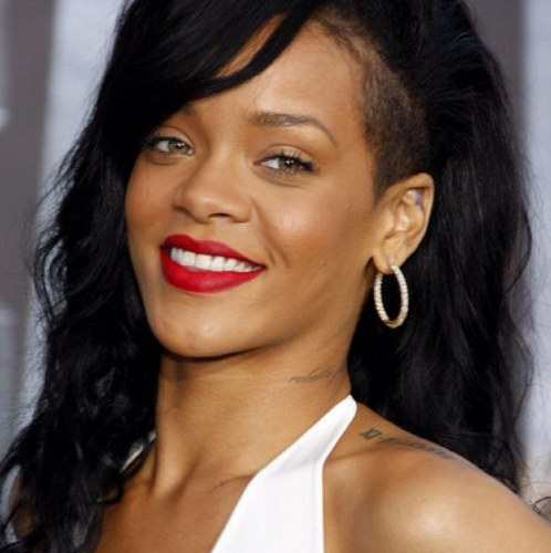 @Rihanna PLEASE FOLLOW UR BIGGEST FAN @RihannasRudeG4L.. SHE ADORES YOU WITH ALL YOUR HEART & WEVE TRIED SO HARD. please?