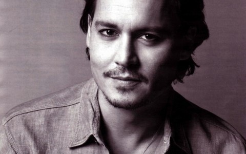 Just me a Deppendent ! Follow my others acount @DEPPFAN83 & @darkcollins ! :) Simply me a french girl fan of Johnny Depp and his family ! 3
