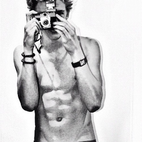 @CodySimpson followed me in 7/4/2011 !