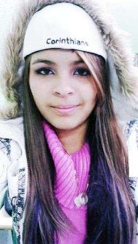 ciumentta? sou sim chata ? neim se fala  . sentimental ? ao extremo. minha personalidade é essa e eu não mudaria por ngm , a não ser por mim mesma ;;*