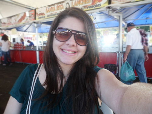 Tenho olhar doce,jeito de menina,mas não se engane,dentro de mim mora uma mulher bem ácida quando quer. ;D