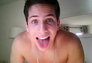 Twitpic : http://t.co/sFNFeVntWW
Facebook : http://t.co/Jkcj7ss5om