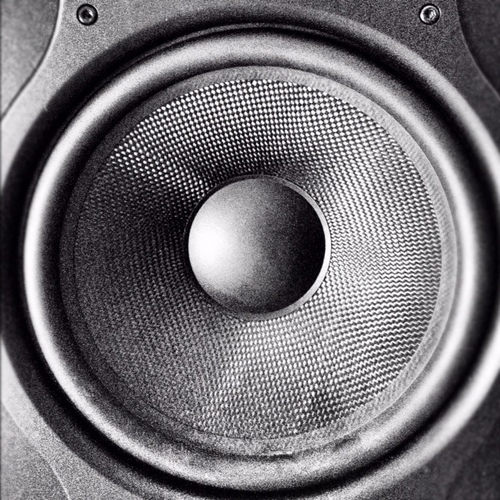 Music creator, Recording gear junkie. 
Need to setup your home studio? I'll point you in the right direction!