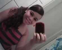 O amor nasce de pequenas coisas, vive delas e por elas às vezes morre.
Lei do amor:♥Só existe uma lei no amor; tornar feliz a quem se ama.