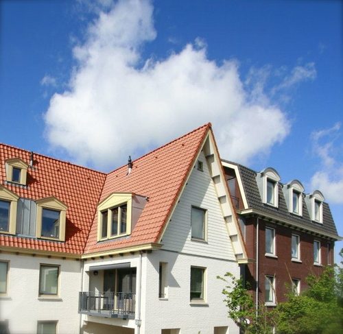 Gezellig vakantie-appartement met 3 etages! / aan golfbaan, zee, strand en zwemparadijs / appartement nr 24-24 / 4-6 pers. / reserveren via +31(0)118-586210
