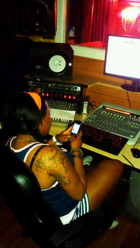 007Missvee's profile picture. Ask me !!