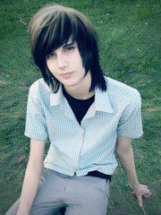 i love emo girls and im a really sweet and nice guy and if any ones sad i help them thats what true friends do
