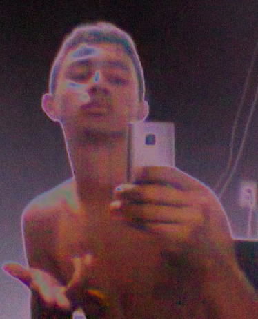 - Solteiro 16 anos ,Vascaino ,Americano ,Ciumento . FAMILIA GRANDE E COMPRICADA !T.M.V!