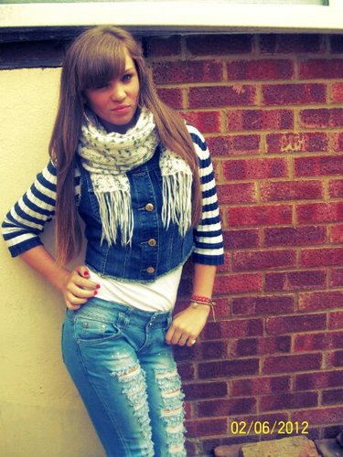 Never be too weak to do anything..always love life..and smile 24/7...follow me i follow back :) xx