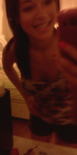 #TeamFollowBack #TeamTaken 6/28/11 :) singer, pageant girl, Model, Dancer, 18, puerto rican sicilian. ! all the above. #Unique!