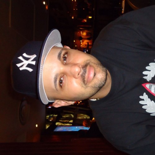 Eddybarz's profile picture. 