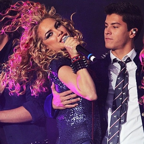 é voces a razão de eu perde minha vóz ao ouvir a sua ,@Lua_Blanco e @Aguiathur amo vcs nda e ninguém vai mudar isso !