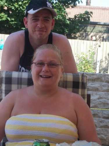 hello im barbara,im 41 yrs old im married to robert anold and we have  son liam age 16.x