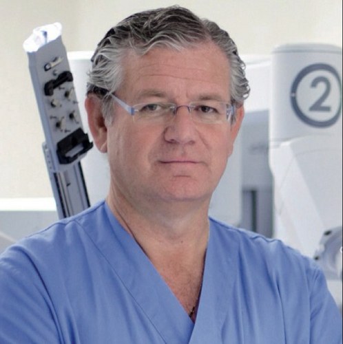 Urologo, Jefe de Servcio de Urologia del Hospital de La Zarzuela. Director del Instituto de Cirugia Robotica y de la Unidad del Varon