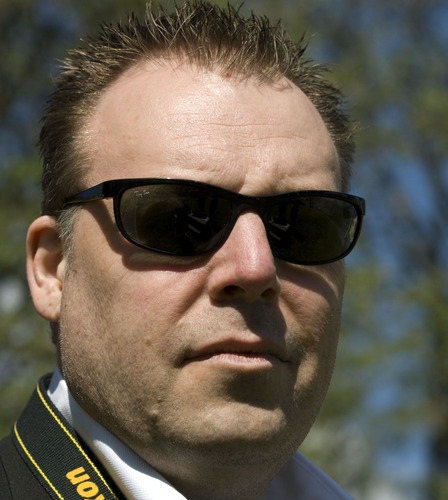Hårdrockande, fotograferande, släktforskande aviationfanatiker, som älskar humor och att ha KUL!