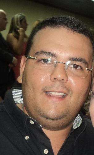 Um montealegrense de nascença, estudante universitário, 22 anos e militante em defesa da juventude e da cultura.