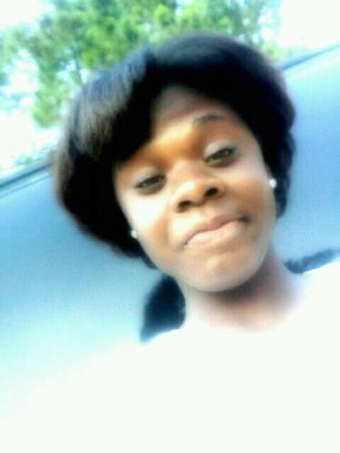 Shiid immahh Express myy feelinqss and thee way i Feel onn hea , and if any onee , gottahh problem widdt that , ummm I R D G A F !! ( :  •_•