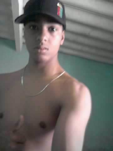 Daniel , 15 anos  ! segue ae http://t.co/q9kTPg5ol6