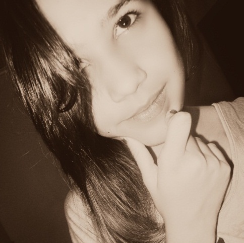 Nathalia Ricarda de Souza. apaixonada pelo Ch.Suede e pela Lua Blanco , Feia , chata, sem graça.. quer mais?