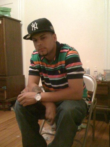Im a man thats polite, listens, and takes advice #Cokeboyz #21 #single #$$$ #puff #Yankees! #bikelife # no time for B.S #laid back get 2kno me I don't bite ;)