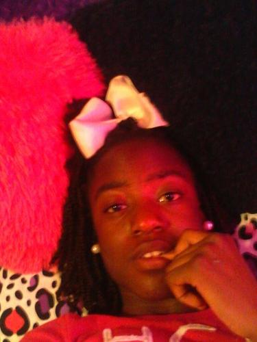 ' My name is Ahnesar Jones , i only f.ck w| a few , cuss females these days is flakey asa'f but , im just ME , so imma do me :) .